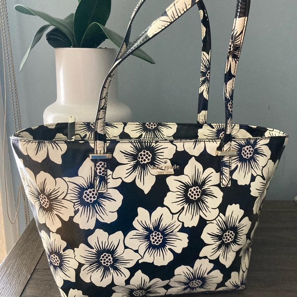 kate spade Other - Kate spade Medium floral tote